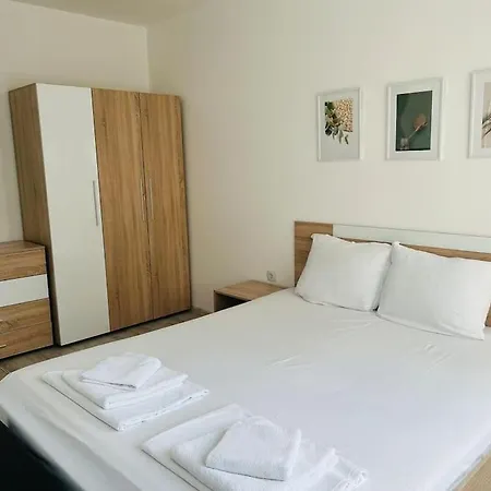 Apartamento Classic Modern With Parking Place