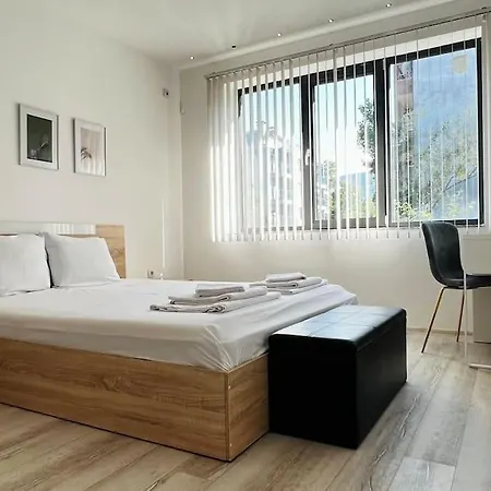 Classic Modern With Parking Place * סופיה