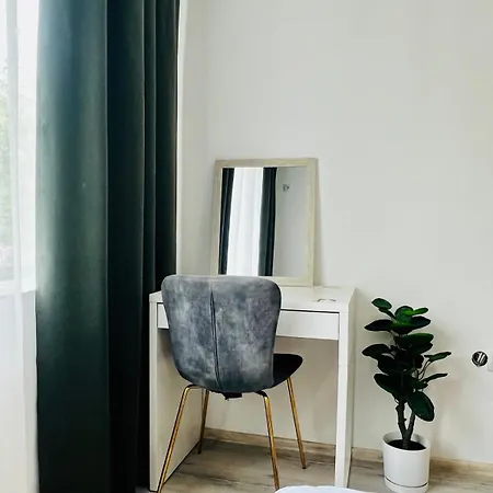 Classic Modern With Parking Place Apartament