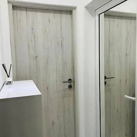 Appartamento Classic Modern With Parking Place