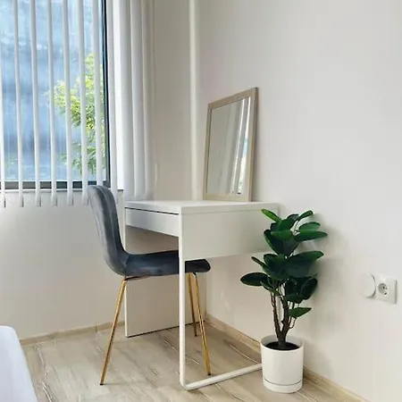 Classic Modern With Parking Place Appartamento